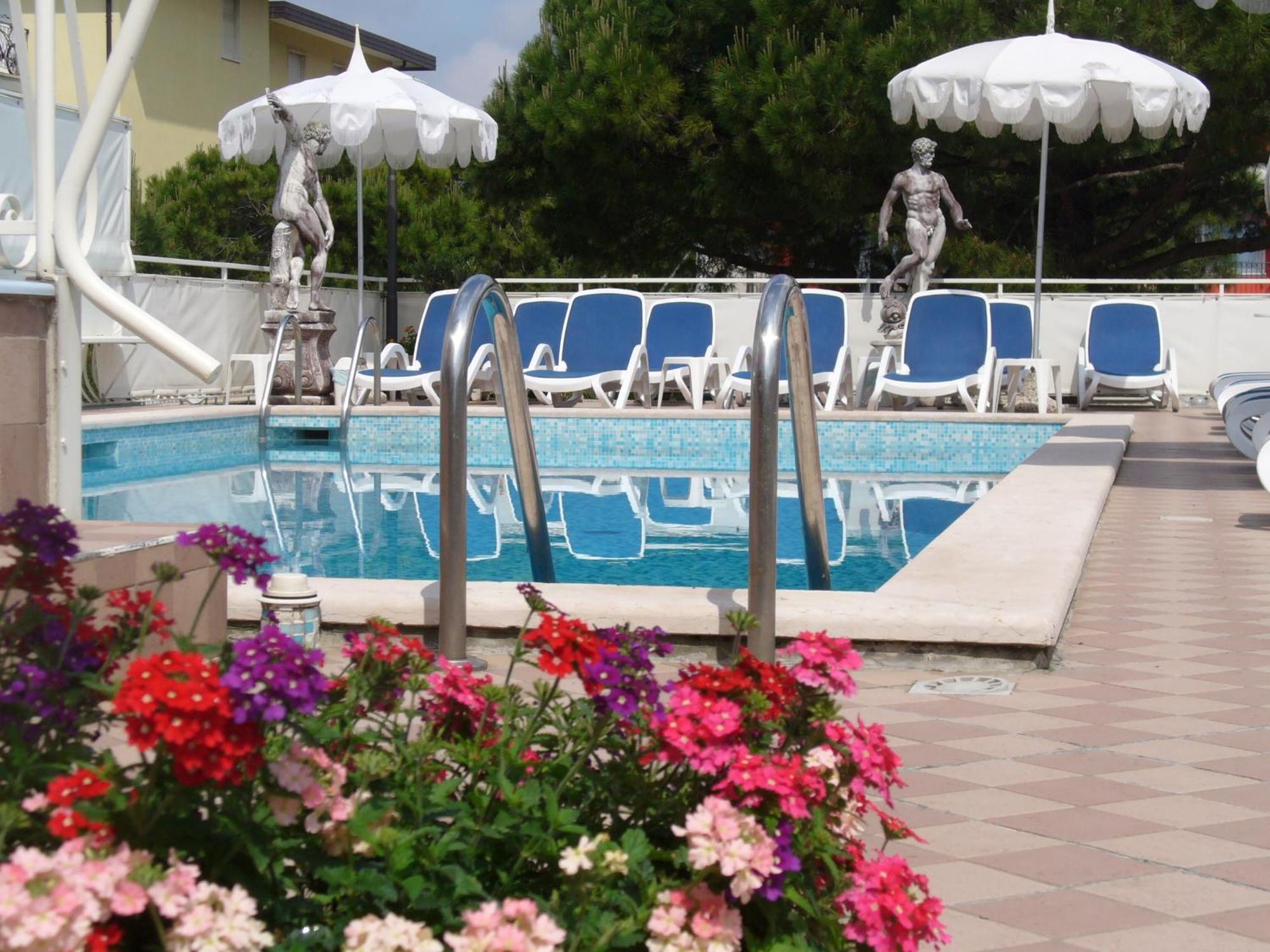Hotel Trevi Lido di Jesolo Dış mekan fotoğraf