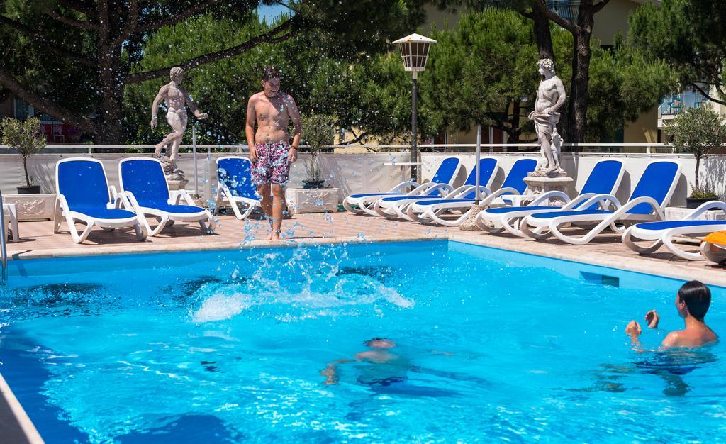 Hotel Trevi Lido di Jesolo Dış mekan fotoğraf